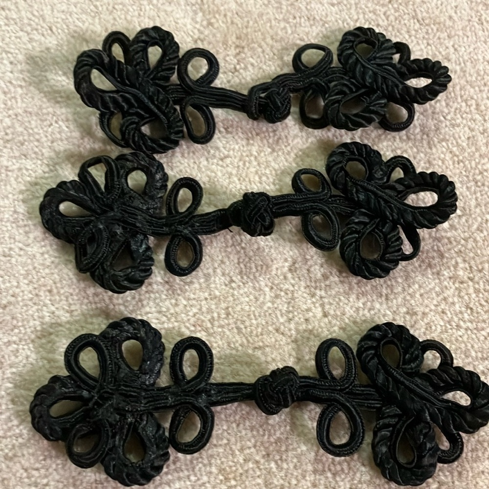 Elegant Black Knot Closure Set 12 for $16